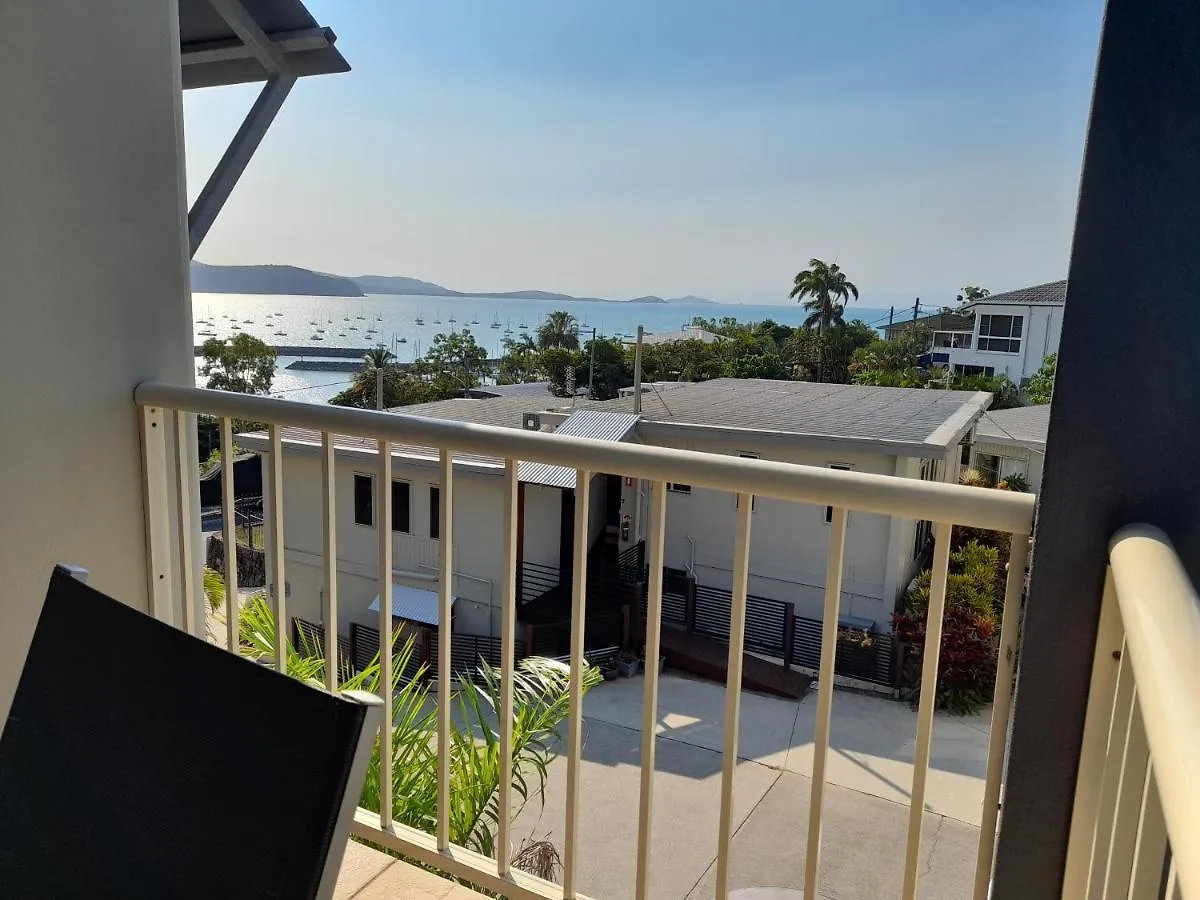 Airlie Apartments Airlie Beach Avustralya