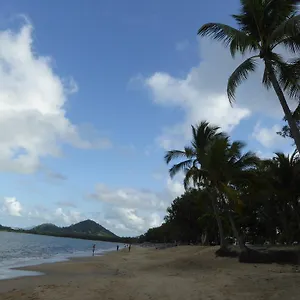 Clifton Beach Retreat Bed & Breakfast Cairns